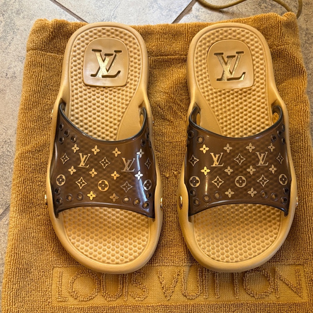 Louis Vuitton, Vintage, pool pillow, monogram Slides. Brown Tan LV 34 4 Sandals.